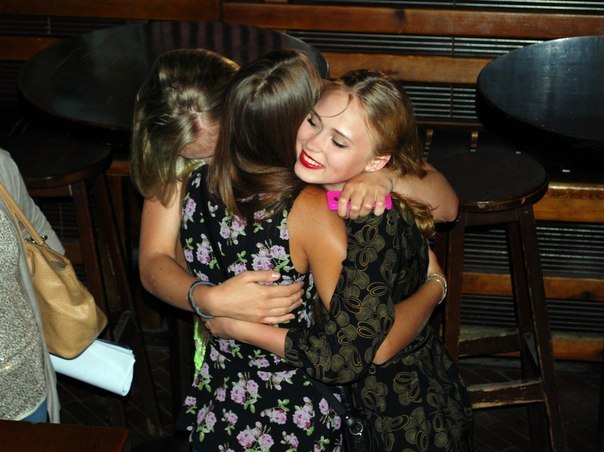 Приятно, когда есть рядом такие люди, которым не важно кто ты, пофиг — какая ты… а просто важно, что ты есть…