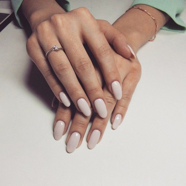 Минимализм в маникюре!