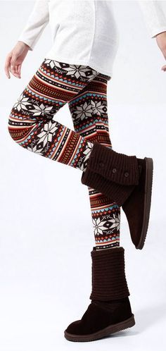 Теплые легинсы с зимним принтом. 