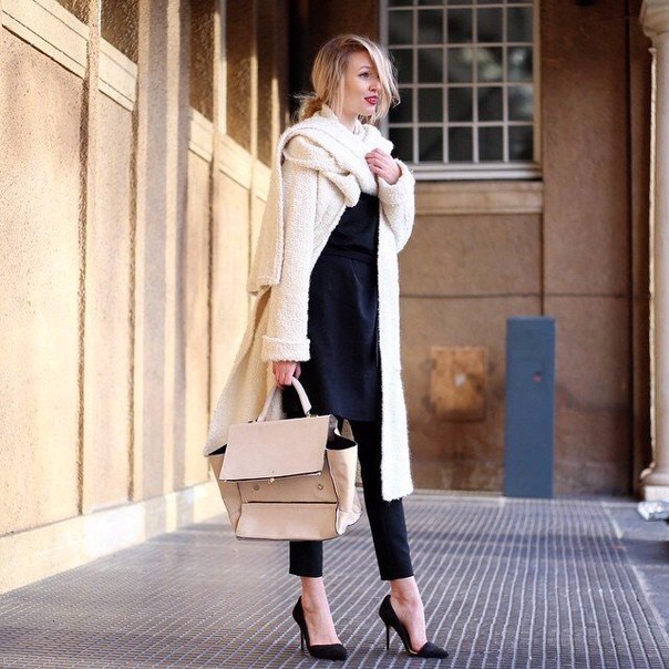 Женственность - всегда будет в моде.