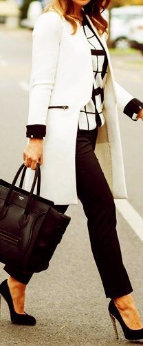 Белое пальто. 