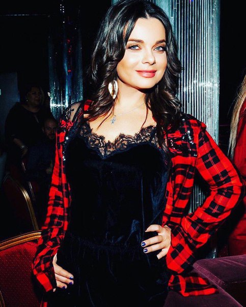 Наташа Королева уверяет, что жить со стриптизером... легко!