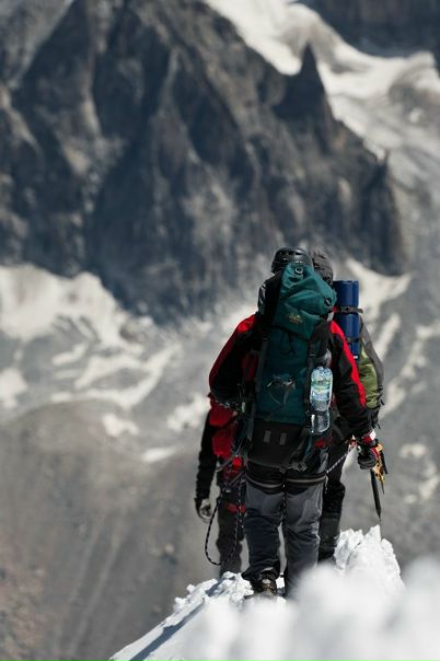 - Расскажи, как лазил по горам Расскажи мне, что тебе в этом нравится 