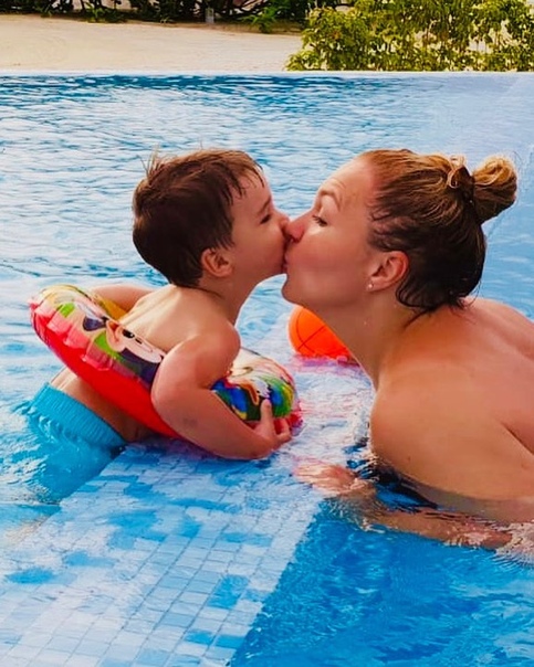 Виталий Милонов вылетает, а Пуговка вспоминает Сашу ювелира (о ней в посте ниже).