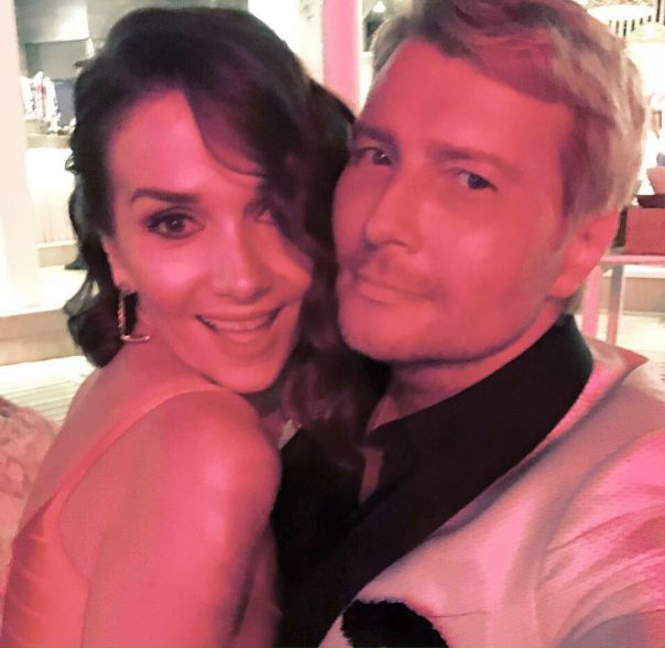 Щека к щеке 