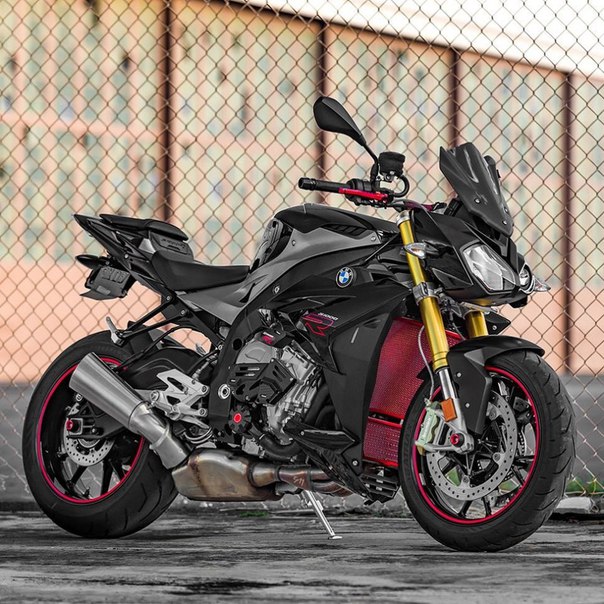 BMW S1000R