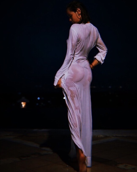 Айза Долматова поделилась новый фото в своем блоге!