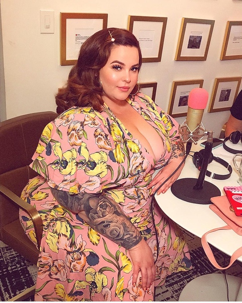 Как вы думаете, почему у Тесс Холлидей тело толстое, а лицо худое