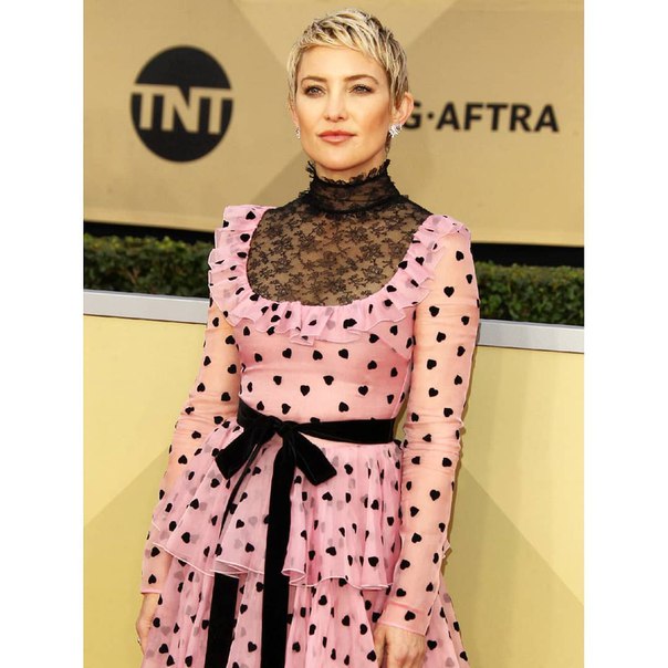 Кейт Хадсон беременна! Актриса официально подтвердила эту новость и сообщила, что у нее и ее возлюбленного Дэнни Фудзикава будет дочка. Кейт Хадсон беременна! Актриса официально подтвердила эту новость и сообщила, что у нее и ее возлюбленного Дэнни Фудзикава будет дочка.