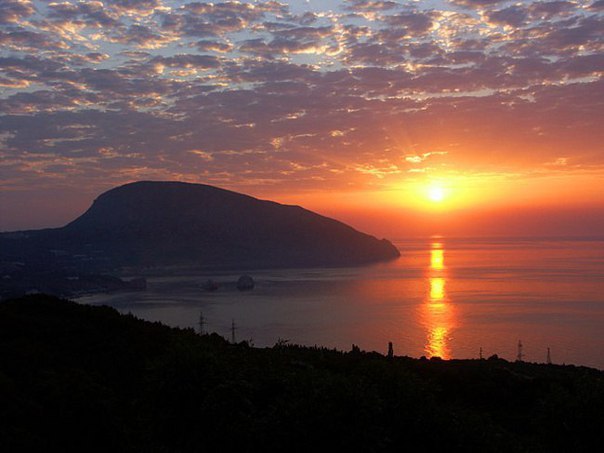 Каждый закат в Крыму как произведение искусства!
