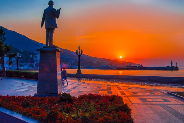 Утро в Ялте