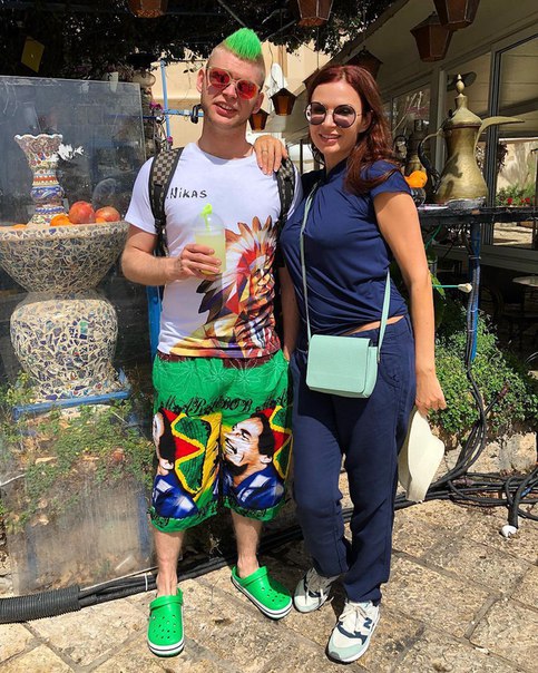 Эвелина Бледенс показала старшего сына 