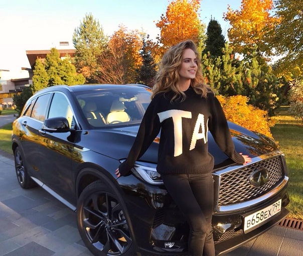 Стало известно, что новая машина Глюкозы стоит... 3 миллиона рублей.