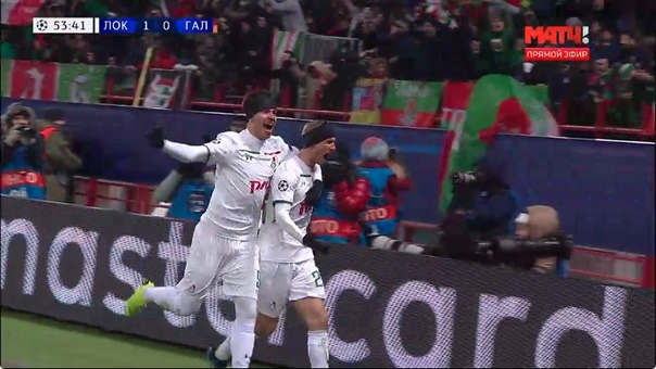 ГОООЛ!!! Отлично разыграли и забили! 