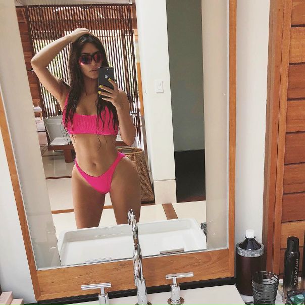 Ким Кардашьян поделилась снимками в нижнем белье!