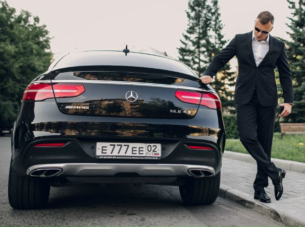 Перед тобой человека, который стал миллионером в 20 лет. Без связей и богатых родителей. Если ты зайдешь сюда, то пути назад уже не будет. Либо ты испугаешься и пройдешь мимо, как 95 процентов людей, либо изменишься навсегда. Перед тобой человека, который стал миллионером в 20 лет. Без связей и богатых родителей. Если ты зайдешь сюда, то пути назад уже не будет. Либо ты испугаешься и пройдешь мимо, как 95 процентов людей, либо изменишься навсегда.