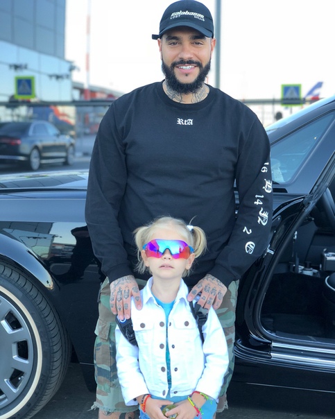 Мама Тимати: