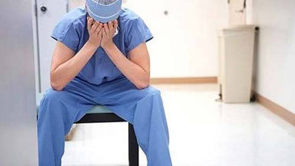 Уважаемые участники группы. Коллеги. Друзья. Наша группа всегда помогала и будет помогать своим коллегам. А сейчас в Беде остаётся наш руководитель и создатель Союза Скорой помощи Щембелев Андрей Львович. Многие знают , что он ушёл со скорой. Окончательно подорвал здоровье и лишился работы и средств . Стал безработным. По профилю его не хотят брать. Болячки его ни кому не нужны. Свои же коллеги поливали его грязью . Считая его попрошайкой, алкашом и мразью. Но большинство коллег знают его лично. И плохого ни один сказать не сможет. Человек с 25 летним стажем. Ветеран Боевых Действий выброшен из этой жизни. Больной и никому не нужный. Очень много средств у него ушло на лечение и психологическую реабилитацию. Многие приходили на помощь. Коллеги. Кто ему поможет если не мы . . Ибо мы один Союз . Одна семья. В нашей работе надо держаться друг друга Давайте не будем жить по закону джунглей. Каждый сам за себя. Не дай бог вам лишиться работы , лишиться здоровья. Остаться одному. Такого не пожелаешь никому.. Имея за плечами высшее медицинское образование и многолетний опыт. Больные и безработные нытики никому не нужны. Ты станешь искать поддержку у друзей и коллег. Хотя это стыдно и , может быть , гадко. Я встретила последний раз его рядом в Центре занятости. С палочкой и слезами. Сказал , что инвалидность не положена. Могут дать работу сторожа. Вот так. Человеку с 25 летним медицинским стажем нищенскую работу. . Не дай бог никому. Не осуждайте уважаемого Андрея Львовича. Хотя-бы не поливайте его грязью . Немного помочь ему не составит особого труда. А человек уже просто потерял веру в друзей , потерял веру , что он всю жизнь делал благородное дело. Сейчас остался в нищете. Один. 