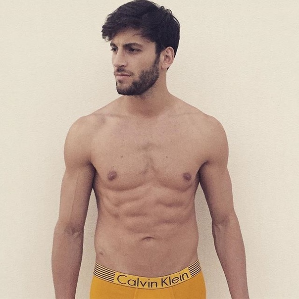 Мадонна сообщила что выходит замуж за 32-летнего манекенщика!