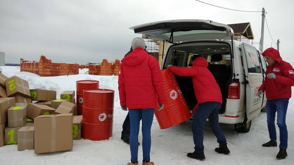 Задание, испытывающее вместительность автомобилей Volkswagen: нужно было загрузить в автомобиль коробки разных размеров.