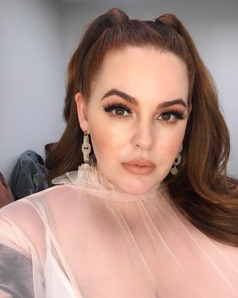 Новое селфи Тесс Холлидей!