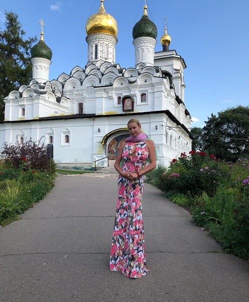 Анастасия Волочкова прям как каштанка!