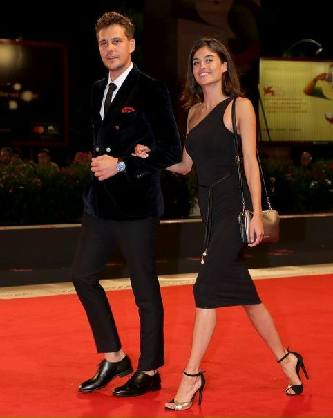 Милош Бикович с новой девушкой!