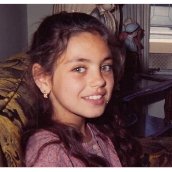 Мила Кунис в детстве!