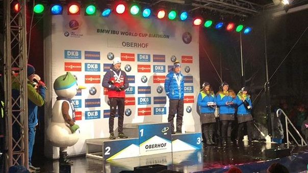  Бе и Самуэльссон вновь пожали Логинову руку. Видео