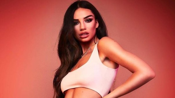 Девушка футболиста сборной Англии. Своими образами она сведет с ума на #ЧМ2018