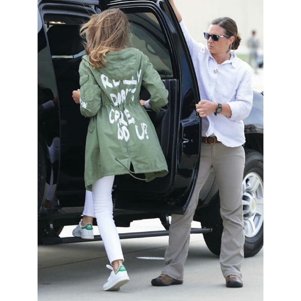 Первая леди США Мелания Трамп отправилась на встречу с детьми-иммигрантами в куртке с надписью 