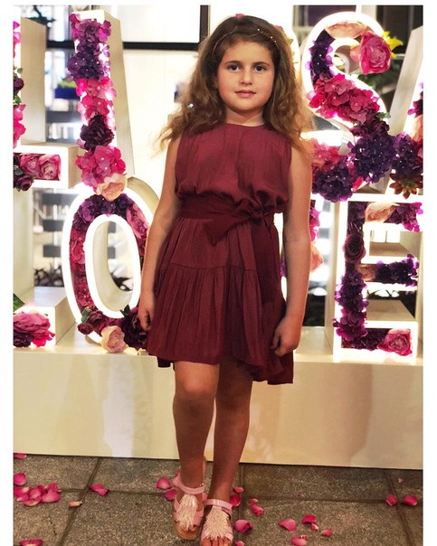 Дочка Жасмин.