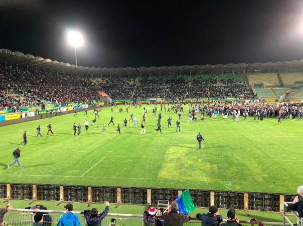 Вот это по-настоящему жаркий прием 