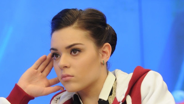 Сотникова продолжает говорить загадками. Что все это значит