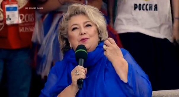 Тем временем в студии 