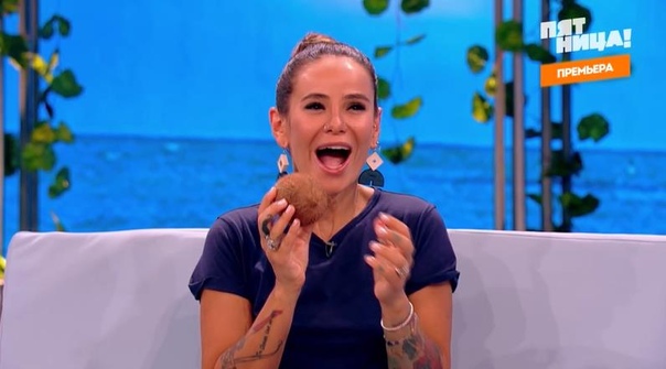 Айза Долматова в шоу Регины Тодоренко рассказала, что ее подписчики уверены, похожа на обезьяну!