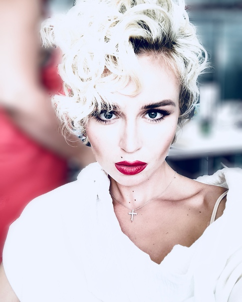 А как вам Полина Гагарина в таком образе