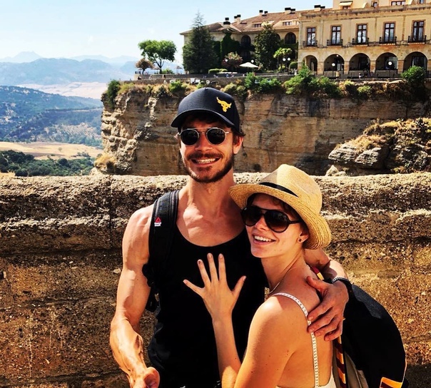 Такие редкие, но такие классные фотографии: Максим Матвеев и Елизавета Боярская в Испании  