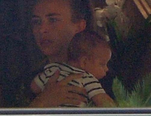 Первое фото сына Джереми Микса и Хлои Грин.