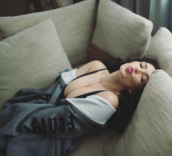 Ольга Серябкина вообще может без пикантных фотосессий