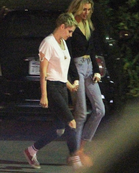 Кристен Стюарт со своей девушкой Стеллой Максвелл! 