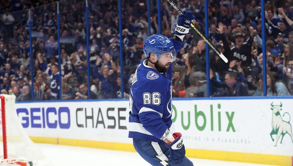 Кто вдохновляет лучшего бомбардира НХЛ 