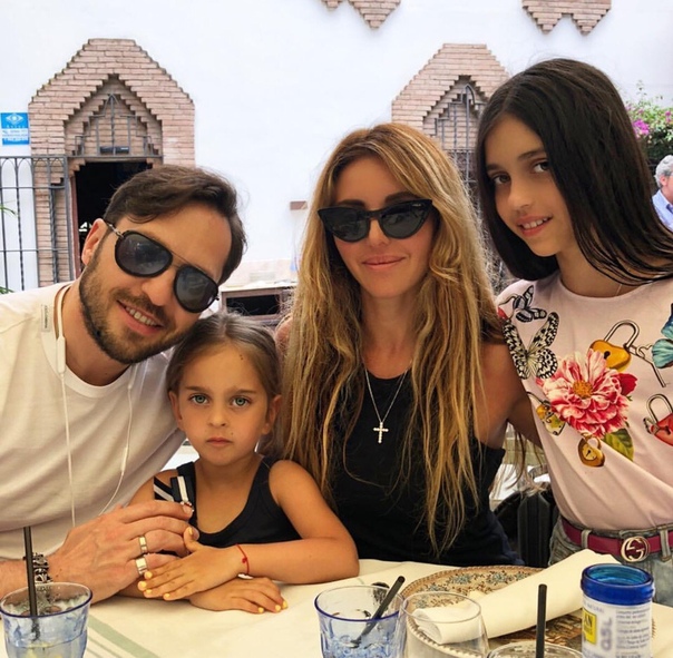 Александр Ревва поделился семейным снимком! 