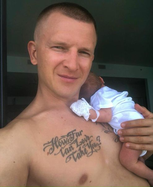 Муж Ханны поделился снимком с дочкой! 