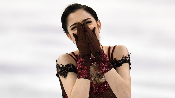 Загадка от Евгении Медведевой. Фанаты теряются в догадках, что с ее носом