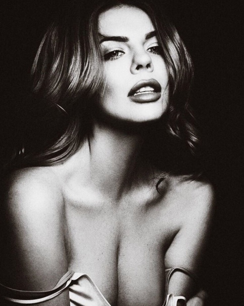 Анастасия Стоцкая поделилась снимком без лифчика!