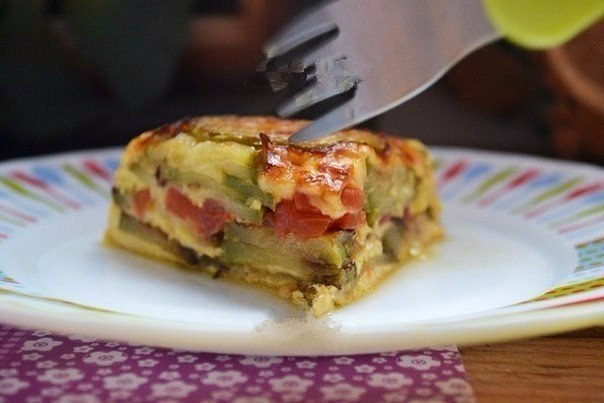 Запеканка из кабачков с помидорами и сыром