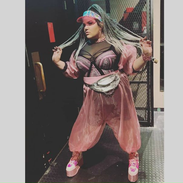 А как вам такой прикид Нетты