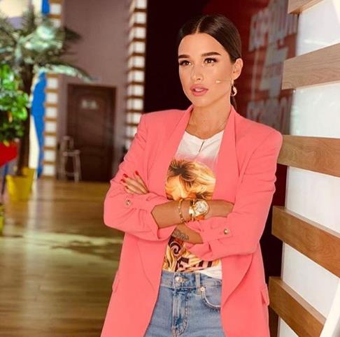 А знаете ли вы, сколько стоят украшения на Ксении Бородиной