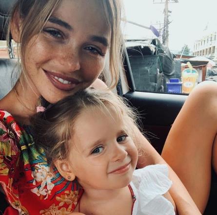 Анна Хилькевич поделилась снимком с дочкой!
